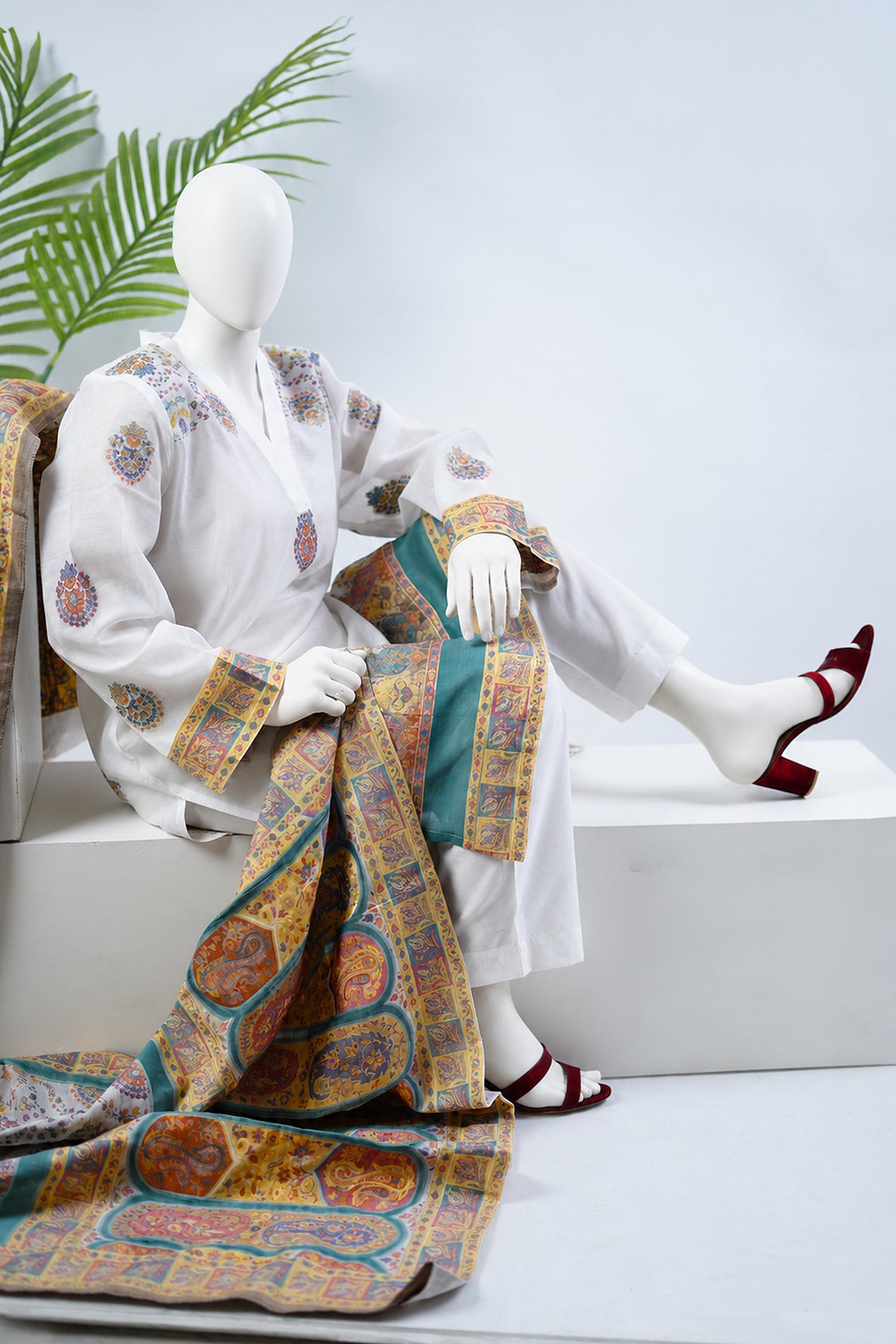 Unstitched 3pc Suit Kani Silk 05